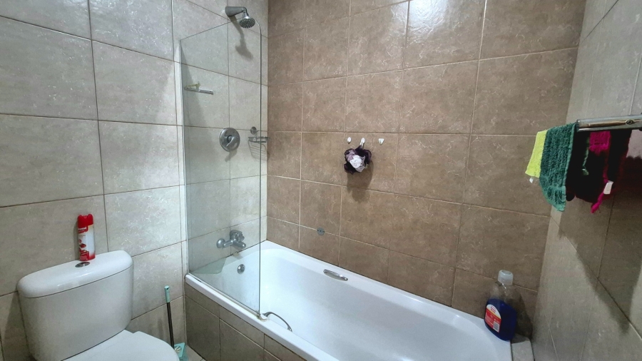 1 Bedroom Property for Sale in Die Bult North West